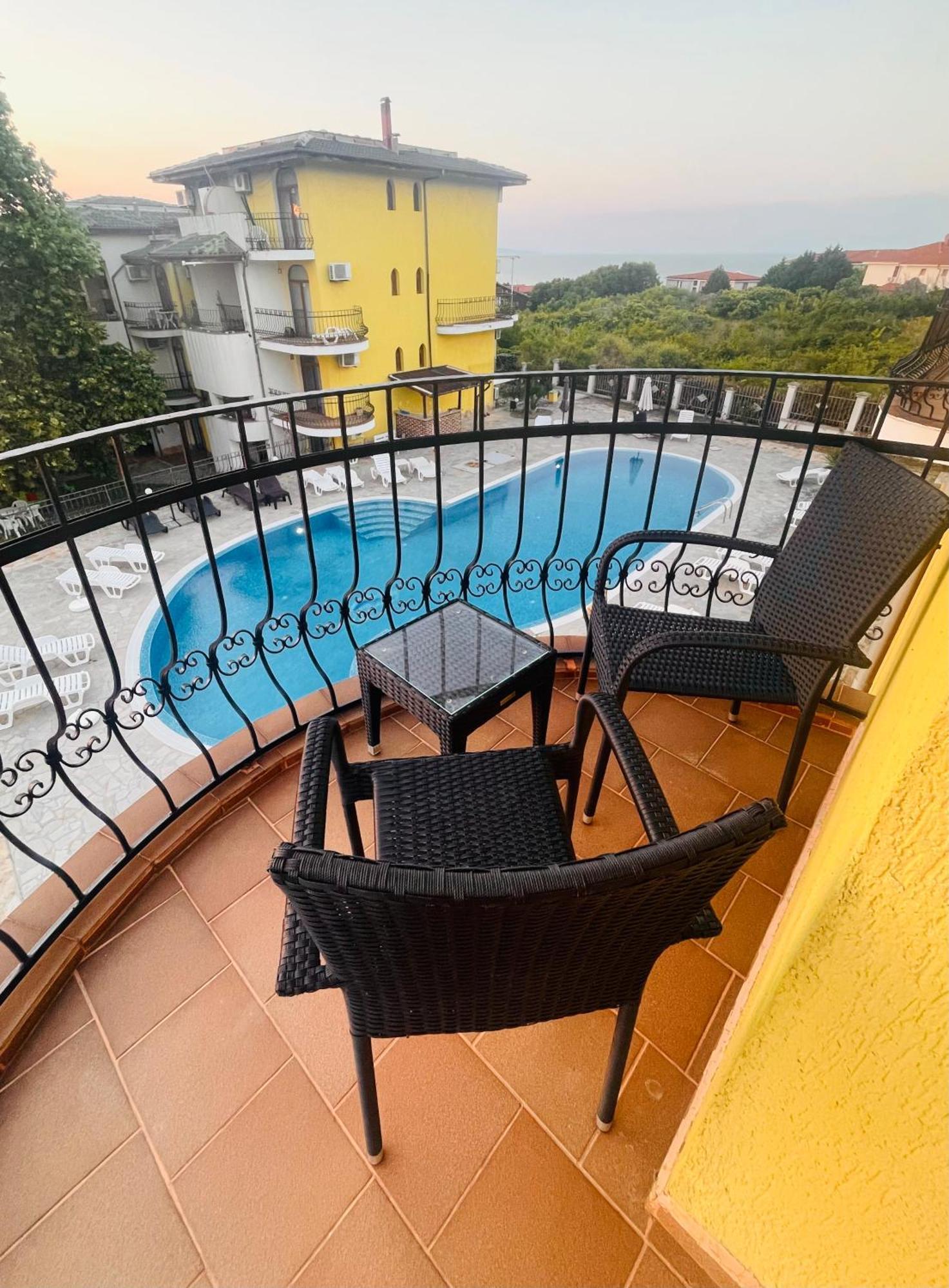 Private Apartment With Sea View Sozopol Esterno foto