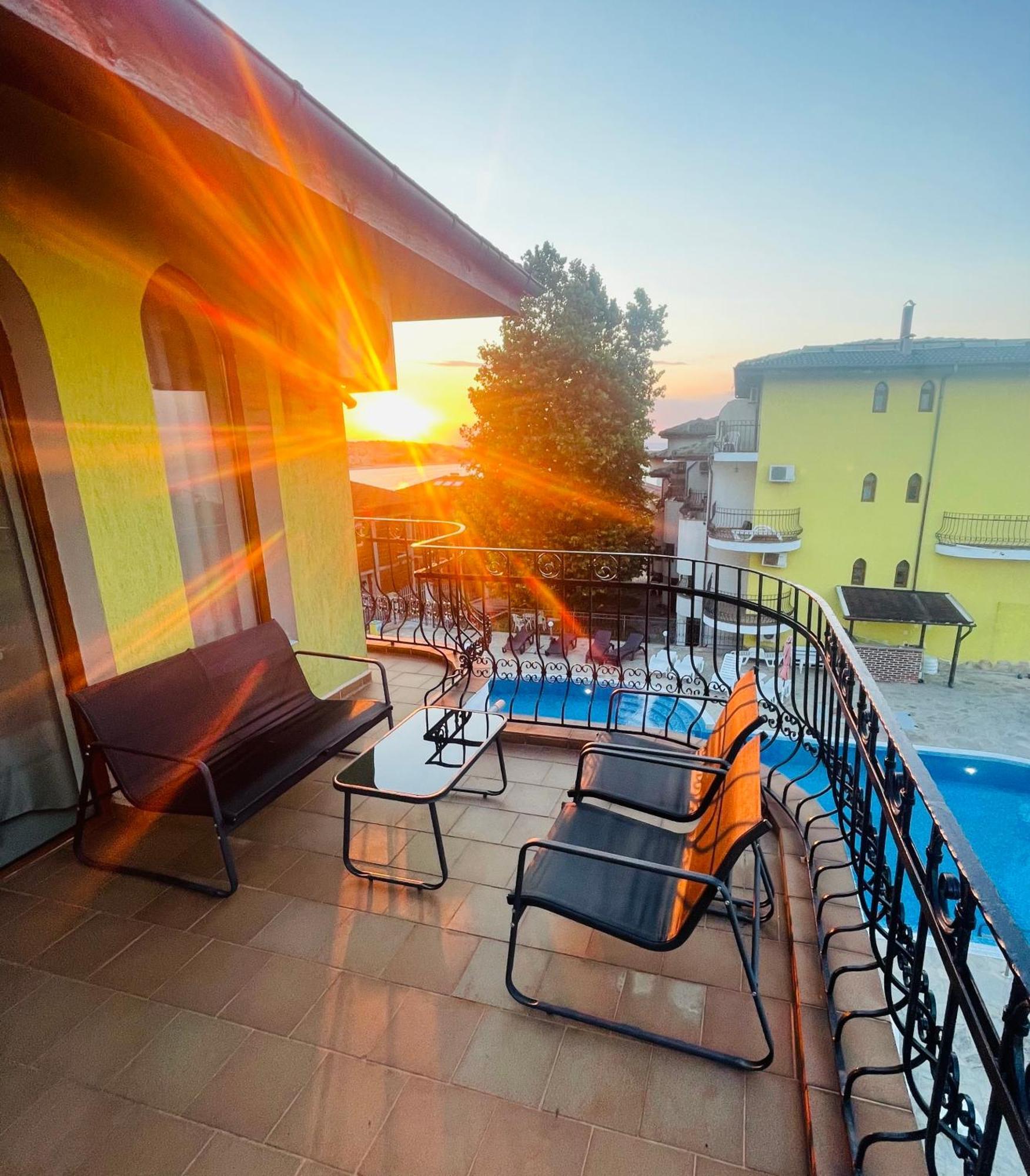 Private Apartment With Sea View Sozopol Esterno foto