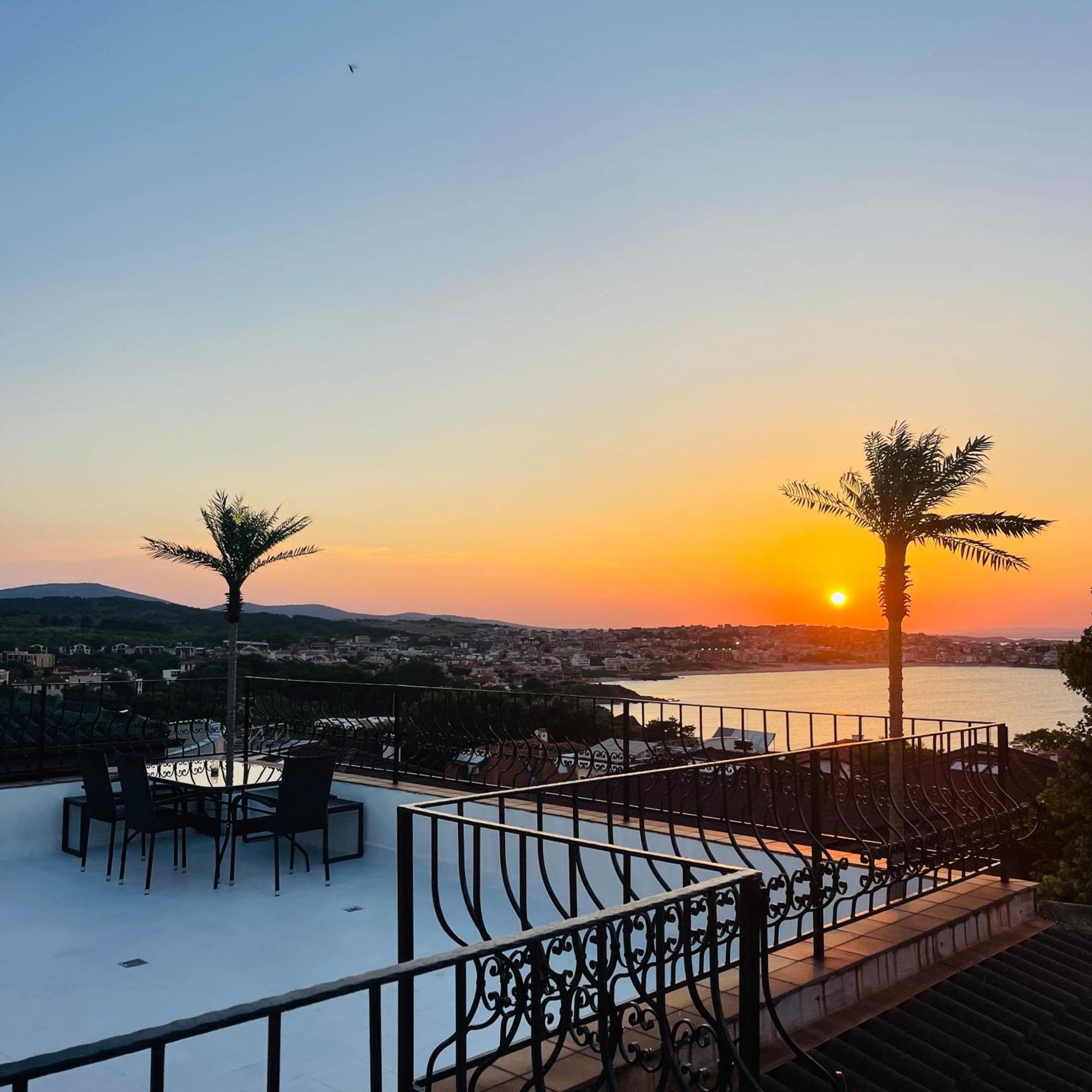Private Apartment With Sea View Sozopol Esterno foto
